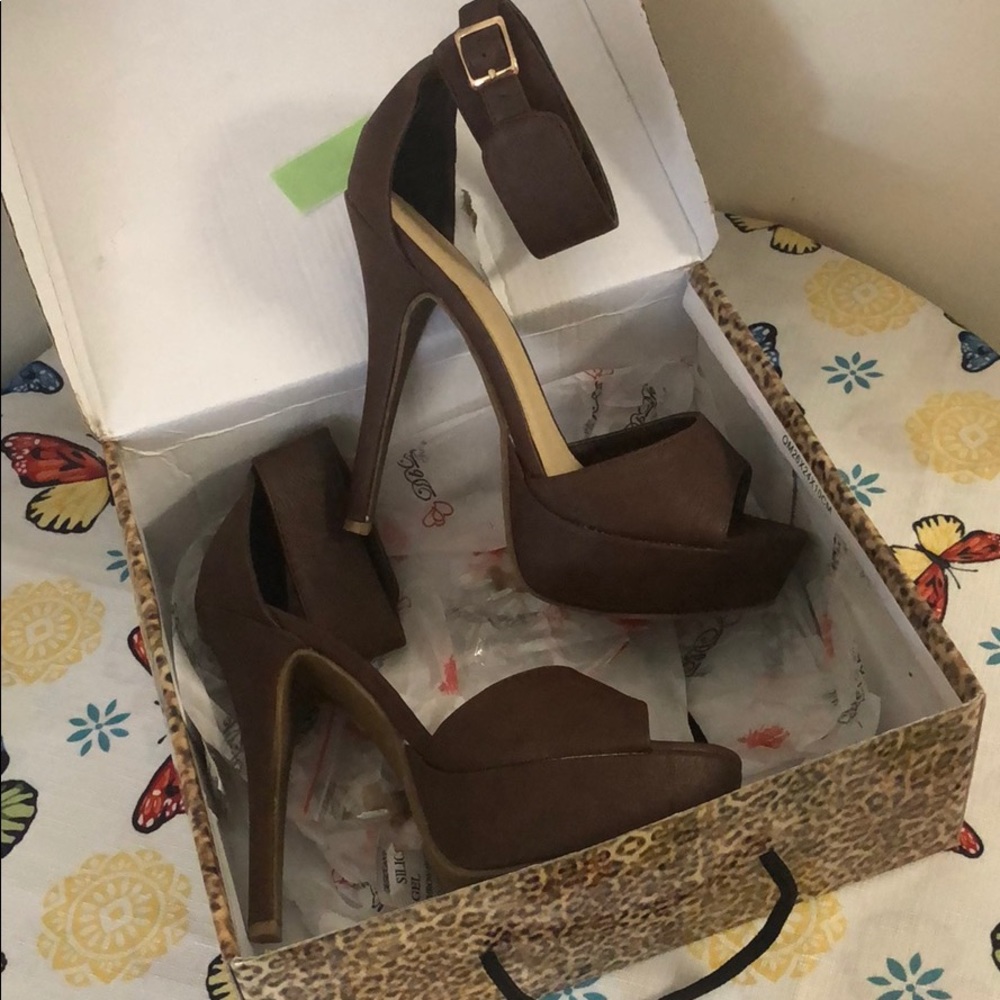 Leather brown stilettos